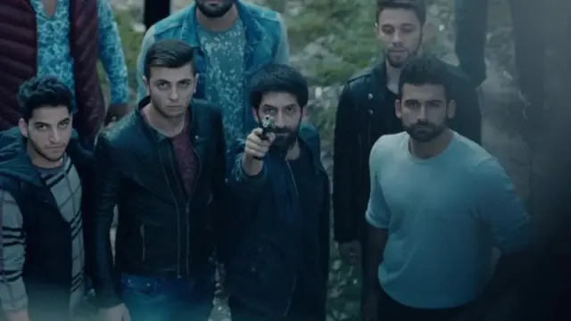 Кадры из сериала Чукур / Яма (2017)