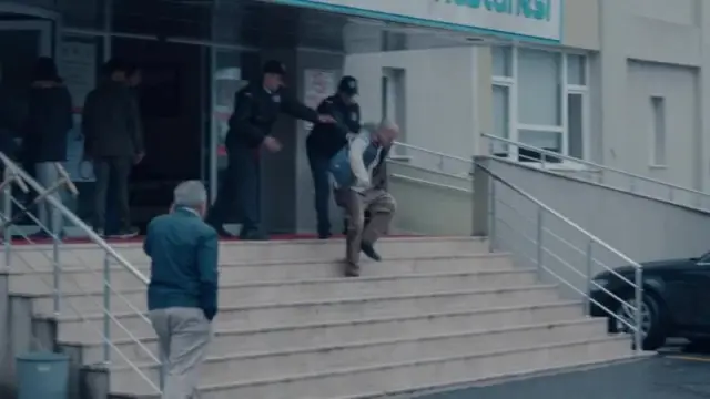 Кадры из сериала Чукур / Яма (2017)